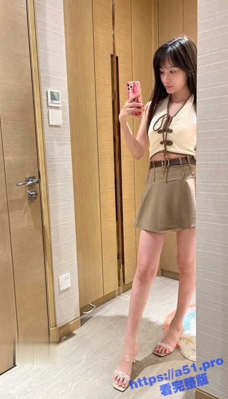 美女公务员为上位 主动要求领导潜规则 办公室跳舞 跪舔口交 穿上情趣内衣足交啪啪!-51吃瓜网