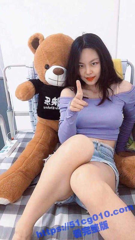 青岛大学高冷气质大二学姐 在床上被男友玩弄 调教成听话小母狗 带到户外楼梯间后入爆操-51吃瓜网