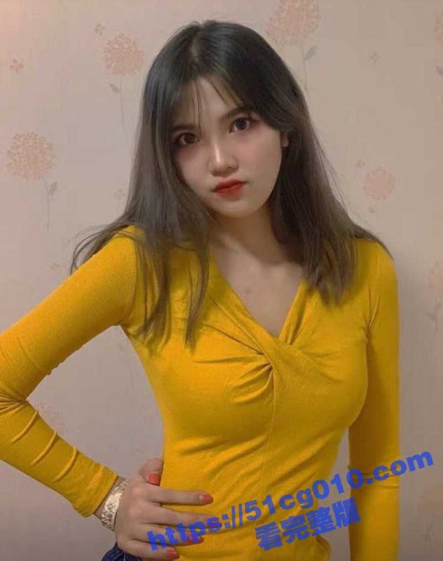 南京反差女幼师 王筱雨 在宿舍给主人拍摄任务视频 同事还在一边给孩子上网课-51吃瓜网