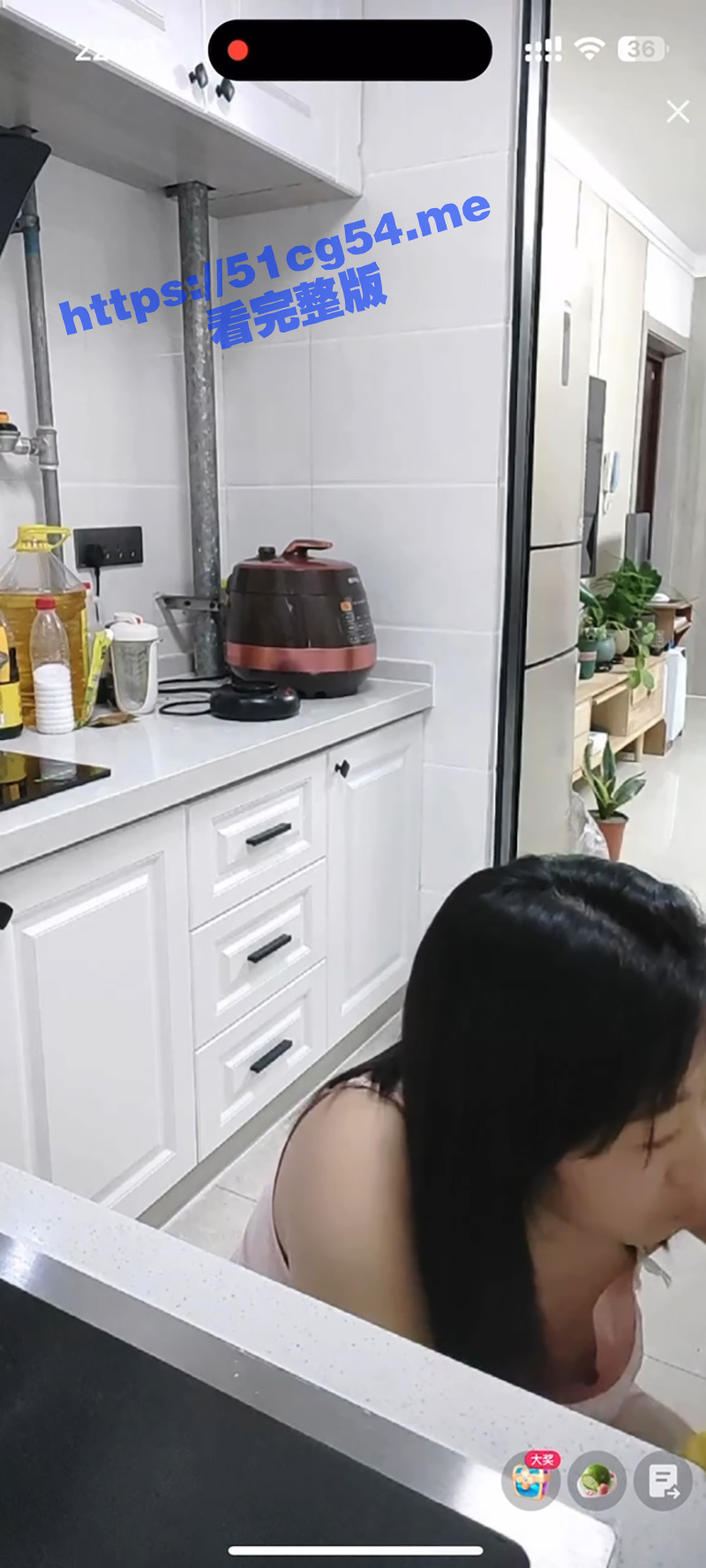 抖音骚鸡精彩走光合集 最爱那低头一瞬间的美丽闪现 不管无意还是刻意 音浪和流量都已到位！ - 51吃瓜网-51吃瓜网