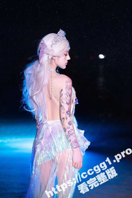 如何才能操到颜值超高的纹身小姐姐 答案就是变身黄毛！看黄毛后入爆操极品巨乳小姐姐 只恨自己不是黄毛-51吃瓜网