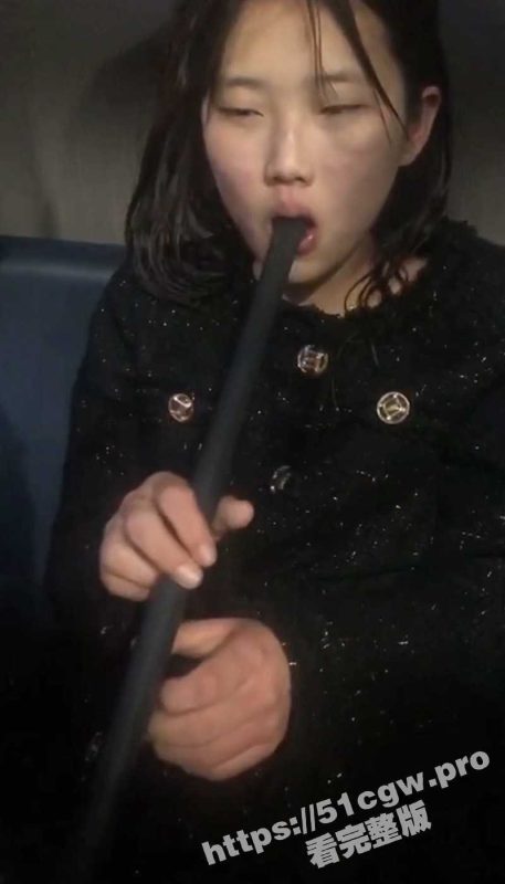 霸凌几时休？台球厅摆球小妹被一帮精神小妹扒光衣服殴打侮辱 这种畜生行为简直令人发指-51吃瓜网