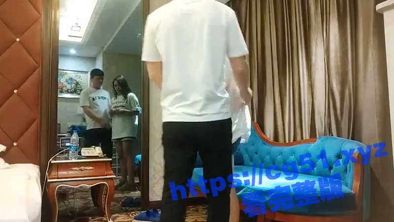 探花酒店约操极品美女惨遭警察查房翻车！吓得半死那是真刺激 估计留下心理阴影了！-51吃瓜网