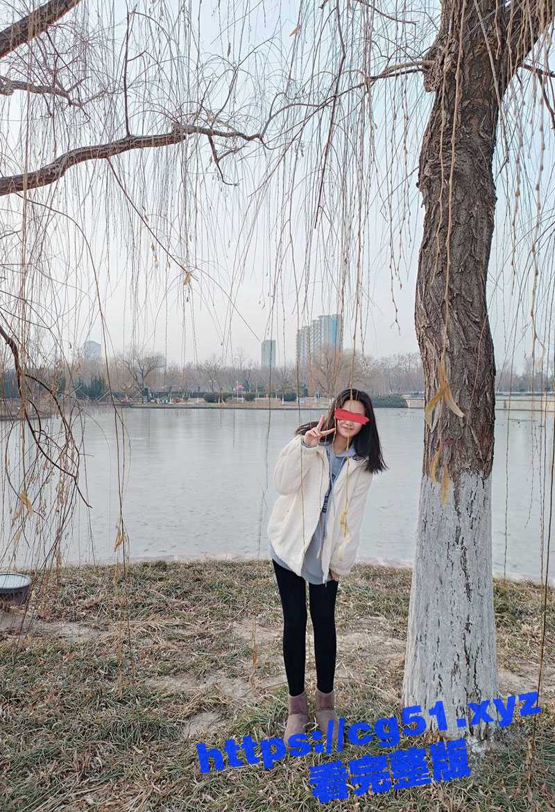 南京师范大学高颜值女大学生 周子怡 先为粗壮的鸡巴口爆 然后再穿着网袜被大屌疯狂后入！ - 51吃瓜网-51吃瓜网