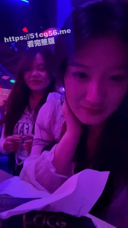 吃瓜吃到我自己！小崔同学在列车上遭小孩偷拍后续  女主被朋友告知上了51吃瓜网 发视频全网哭诉求同情-51吃瓜网