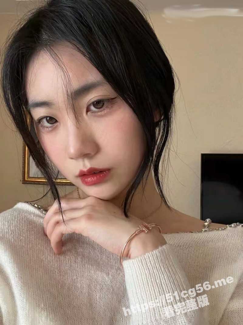 推特反差健身网红 悲哀小狗 高颜值女神自慰福利秀 JK装 豹纹裙白丝袜 诱惑满满! - 51吃瓜网-51吃瓜网