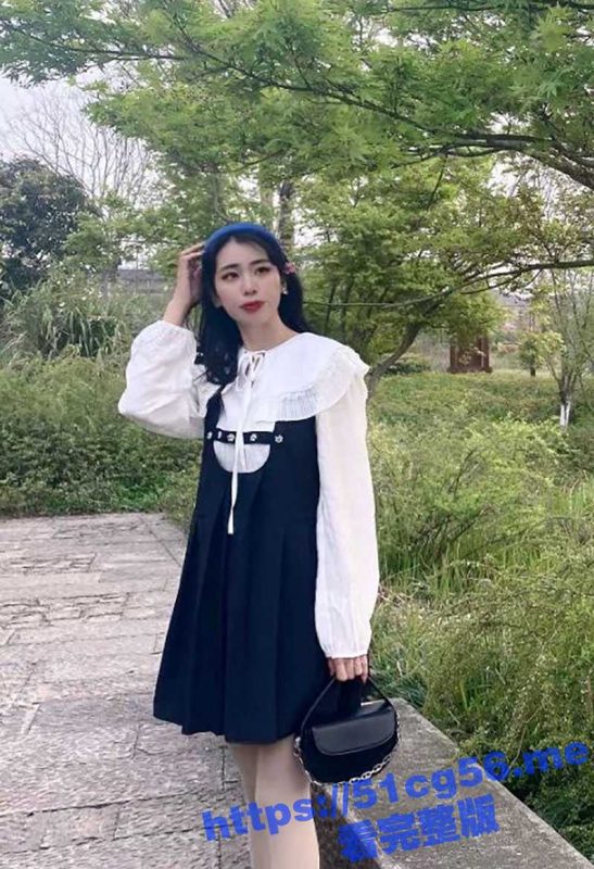 浙江杭州气质女大学生 陈绍熙 被大屌男友掐住脖子后入爆操 被操到双眼迷离表情十分淫荡!-51吃瓜网