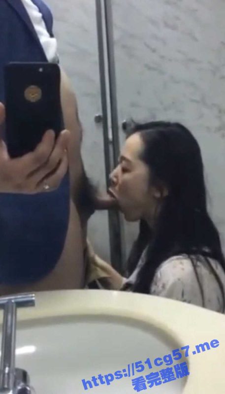 韩国情侣在高速服务区的男厕里玩刺激口交 车上深喉 酒店乳交口交啪啪 女友很卖力口活也很有实力-51吃瓜网