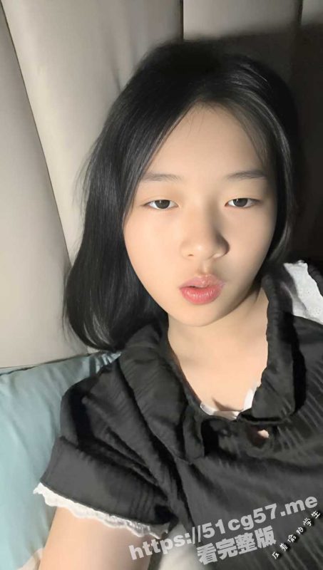 江苏淮安中学 女高中生 章子雯被精神小伙PUA拍淫荡小视频 反被小伙拿去卖钱！-51吃瓜网