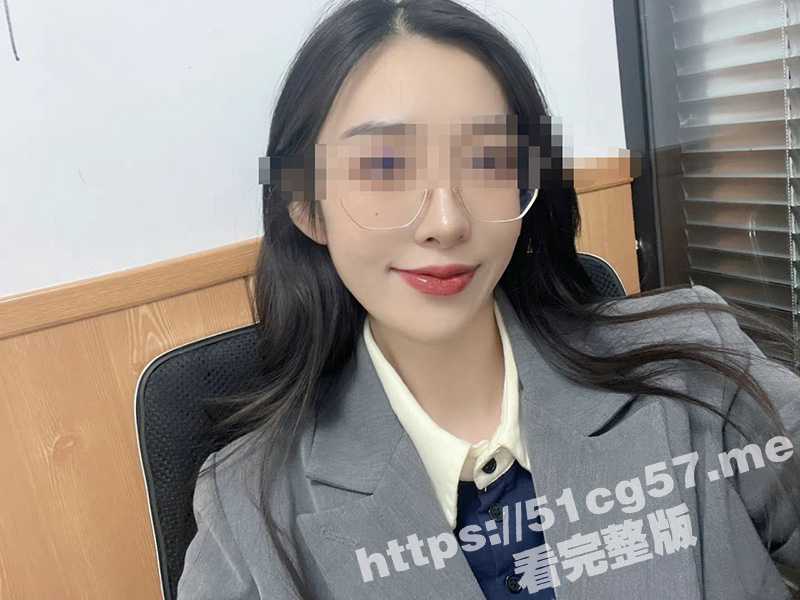 吉林某中学语文教师 姜瑜沁 喜欢和学生搞暧昧 趁狱警男友不在家时候 偷偷带男高中生补课!-51吃瓜网