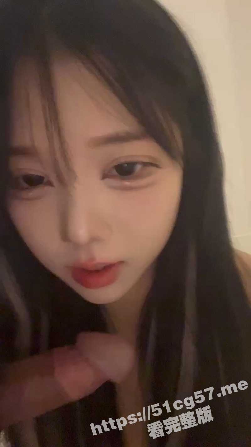 颜控必看!韩国一个小网红下海了 这颜值真的太高了 吃着金主的大鸡巴好有感觉! - 51吃瓜网-51吃瓜网