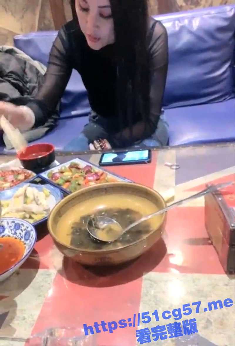 女孩在KTV醉酒后被人拉倒厕所后直接强上 全程直播录像!大神太牛逼了! - 51吃瓜网-51吃瓜网