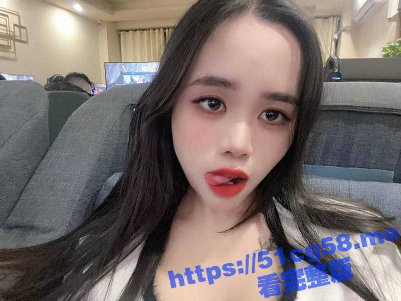 广西性感打工妹 身材纤细白嫩的小可爱 几顿饭就拿下了 爱吃饭也爱吃鸡的小骚货 到了床上玩的特别骚-51吃瓜网