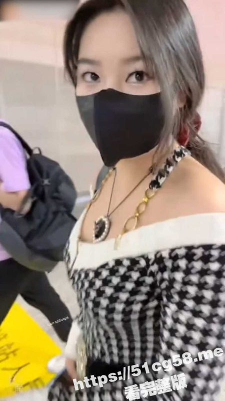 广深极品外围 与多位金主做爱自拍流出 颜值身材俱佳 白虎馒头穴稀有少见 确实是完美性欲机器-51吃瓜网