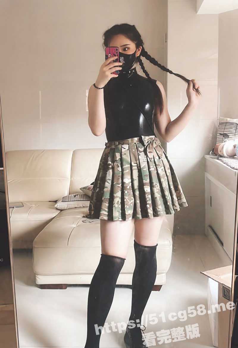 快手网红 刀刃 被眼尖瓜友发现是推特SM圈的福利姬 而且还是个女王专门调教男女奴! - 51吃瓜网-51吃瓜网