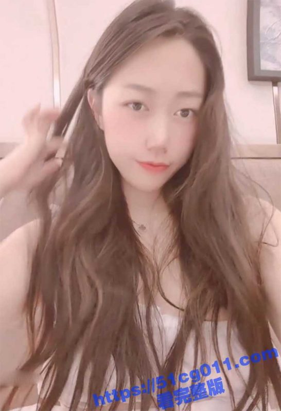 1v1视频网调极品美女大学生 带尾肛塞插入菊花 水晶棒抽插嫩穴 叫床声实在太骚了！-51吃瓜网