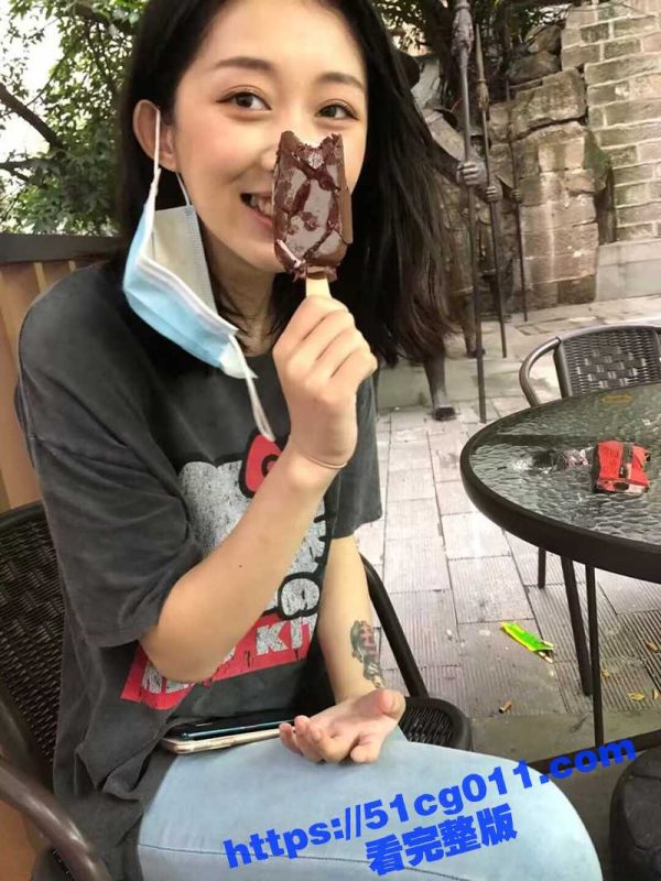 江苏大学艺术生校外兼职 美鲍鱼一线天 巨乳挺拔 骚逼都要被富二代给扣烂了！-51吃瓜网