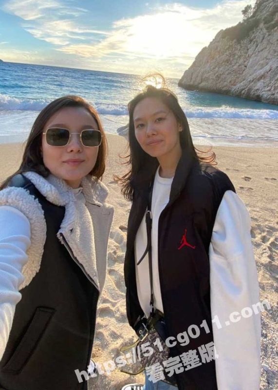 媚外留学生 甘愿做洋大人母狗 私拍 抽自己淫穴和脸的视频 并配文请利用我的洞！-51吃瓜网