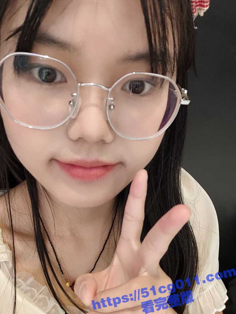 南昌大学共青学院 摄影部部长刘诗琦 表面是品学兼优的学姐 私下是个爱吃精的母狗 口交吞精视频流出 - 51吃瓜网-51吃瓜网