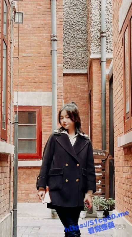 广东梅州的反差母狗 王碧婷 表面清纯 实则是一只多毛发情母狗 被炮友对镜按着操！-51吃瓜网