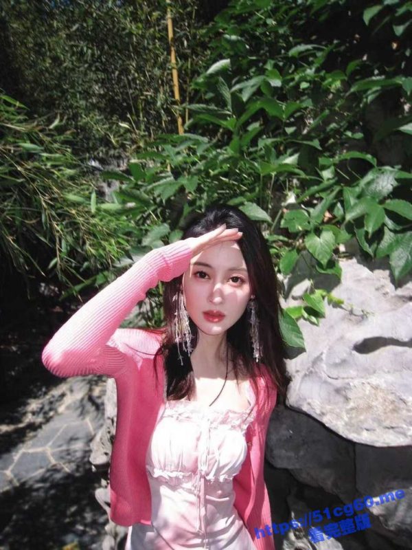 公司中万众瞩目的女神 私下是我的专属母狗 男友出差立马叫我来打炮 后入爆操 颜射满脸！-51吃瓜网