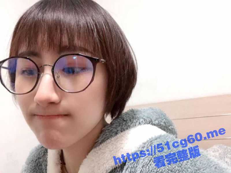 广西桂林 王娟 与男友自拍流出曝光 很骚的母狗 被后入一直扭动屁股勾引男友爆操！-51吃瓜网