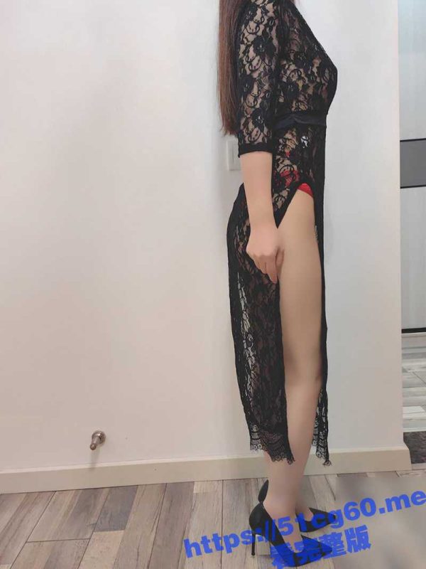 海角叔嫂乱伦 和性感美腿嫂子在宾馆偷情 穿情趣镂空蕾丝内衣 主动上位骑乘 都给操出白浆了-51吃瓜网