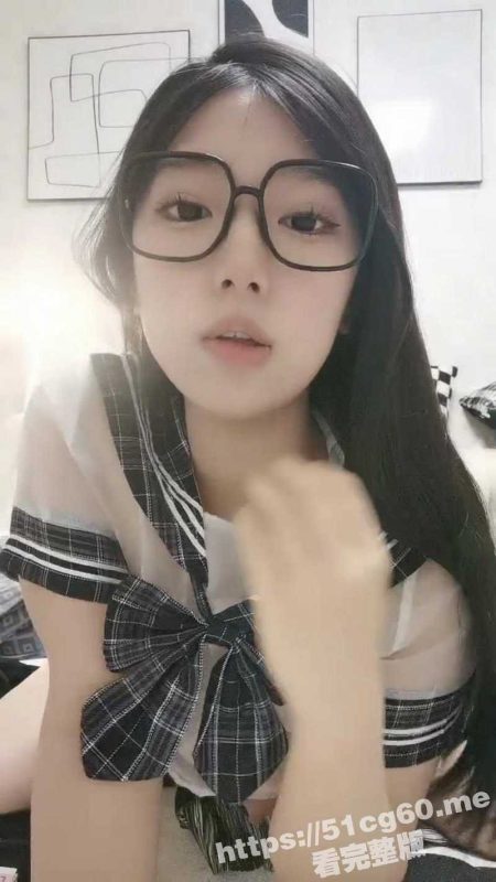 19岁大奶嫩妹 外表清纯无害 但骨子里骚劲十足 丰乳肥臀堪称人间极品 这不勾人犯罪呢么-51吃瓜网