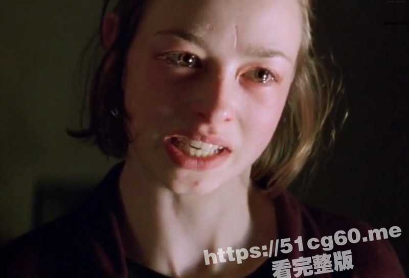 电影《战区》中充满强迫的性爱场景！劳拉·贝尔蒙特饰演的杰西被她的父亲强奸肛交-51吃瓜网