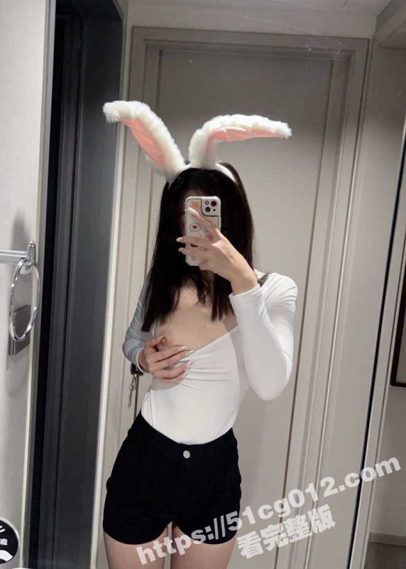 长沙航空职业技术学院大一学生 何璐娅 金主爸爸包养 床上用大屌调教清纯18岁小嫩妹！-51吃瓜网