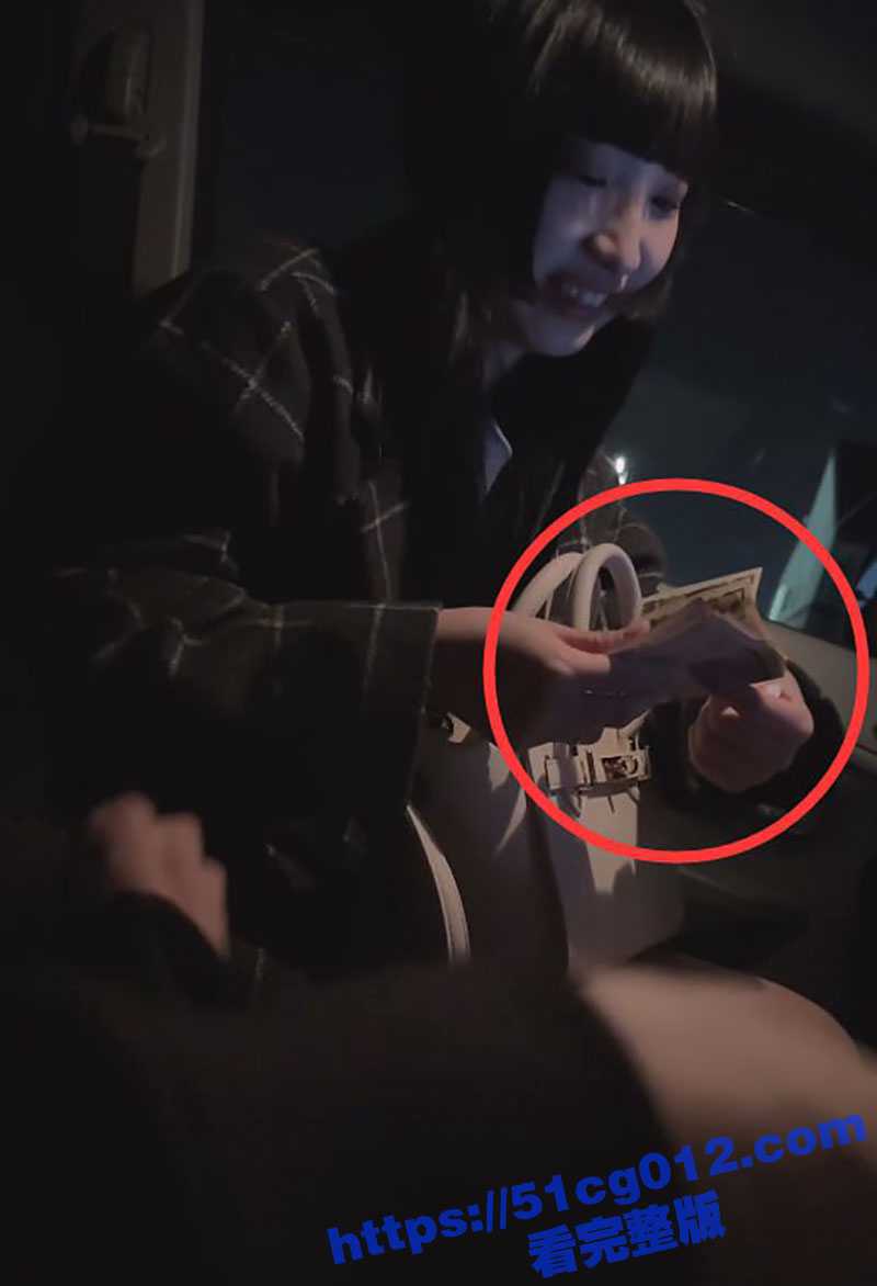 20万韩元找的极品援交嫩妹 因价格不到位 只能口一下 然后用骚逼摩擦下鸡巴弄射！ - 51吃瓜网-51吃瓜网