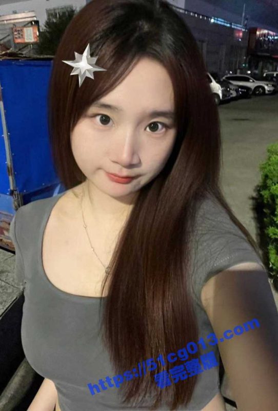 长沙旅游偶遇高中同学 相约酒店再续前缘 握住骚臀无套后入爆操 高中生的逼看着都紧-51吃瓜网