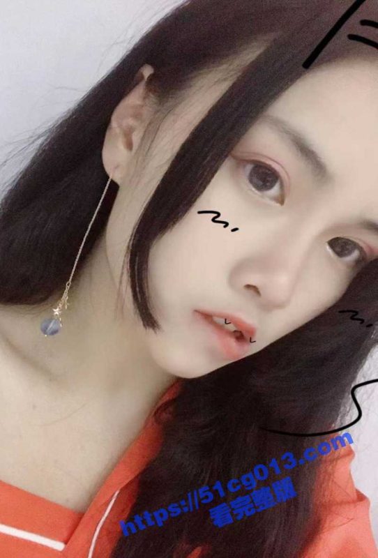 湖南张家界导游张桂芳 微胖母狗骚的很 勾引两个男大玩3P 导游直接导到床上去了！-51吃瓜网