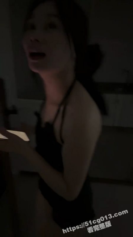 瓜友晚上去嫖娼 卖淫女说：来都来了干一炮再走！看了半天了没找到胸大的 那就你了吧！-51吃瓜网