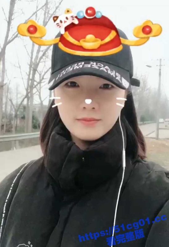 三个好兄弟追公司漂亮的女前台 结果谁都追不到手 直接下药迷翻漂亮女同事双洞齐插 三个洞都给她干翻！-51吃瓜网