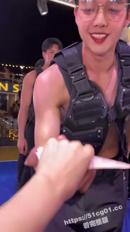 泰国芭提雅 东方嘉年华 堪称女人的天堂 男模簇拥着小姐姐们 估计下面都湿透了吧！-51吃瓜网