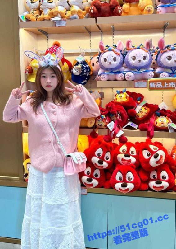 浙江金华职业技术学院 王琪晔 年仅19岁的反差母狗 在家全裸深蹲自拍 主动骑乘榨精！-51吃瓜网