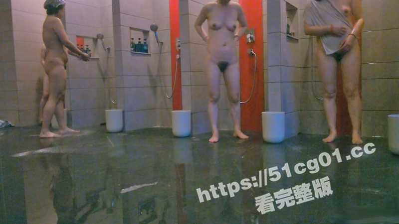 东北大众澡堂子内部员工偷拍超多大奶小姐姐洗澡全过程！-51吃瓜网