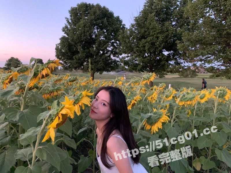 瓜友投稿 拿下珠海美少妇女同事 喜欢被调教当母狗 跪舔口交 舔脚趾 叫声太骚了！-51吃瓜网