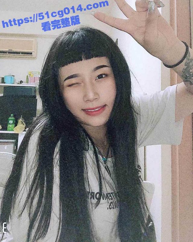 湾湾大奶超市女店员 上班期间卫生间露奶 给网友展示傲人双峰 勾引网友下班约炮 台妹质量都这么好么-51吃瓜网