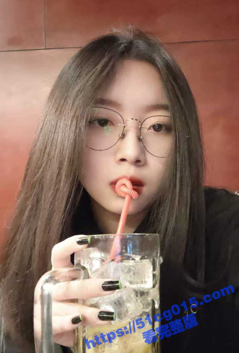 西南财经大学天府学院 王之珍 渔网连体衣给炮友自拍揉奶 盈盈一握很柔软 好想捏一捏！ - 51吃瓜网-51吃瓜网