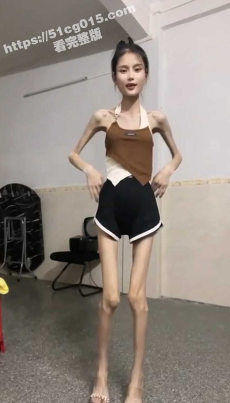 兄弟们 喜欢这款吗？这是不是你们要的又细又长的大长腿骨感美女？赶紧进来冲吧-51吃瓜网