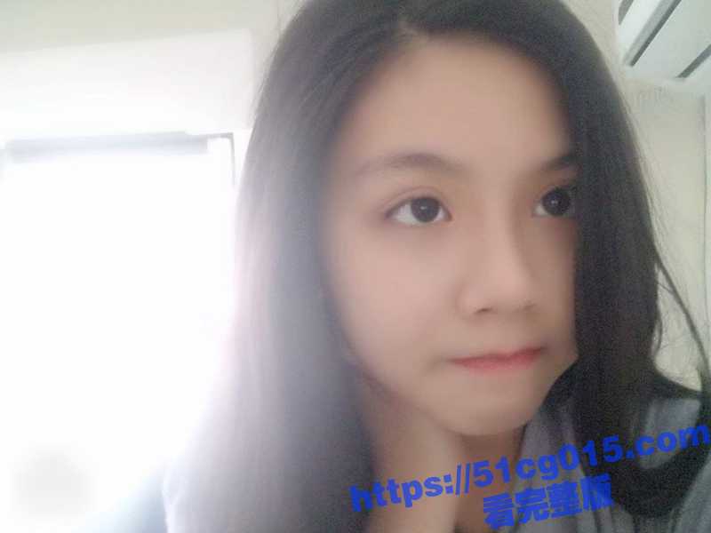 台湾清纯女大学生 酥胸硕大粉嫩 美腿性感撩人 台妹的品质就是高啊 这奶子也太诱人了-51吃瓜网