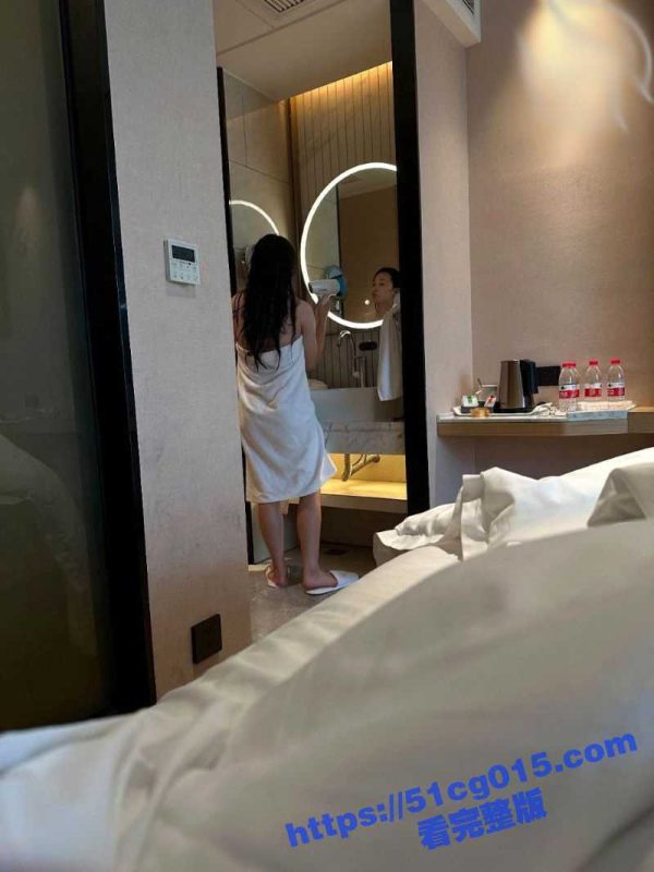 海角大神 泡良达人熊先生 与朋友互换的性奴女炮友 在床上仍人摆布 主动口交挨爆操！-51吃瓜网