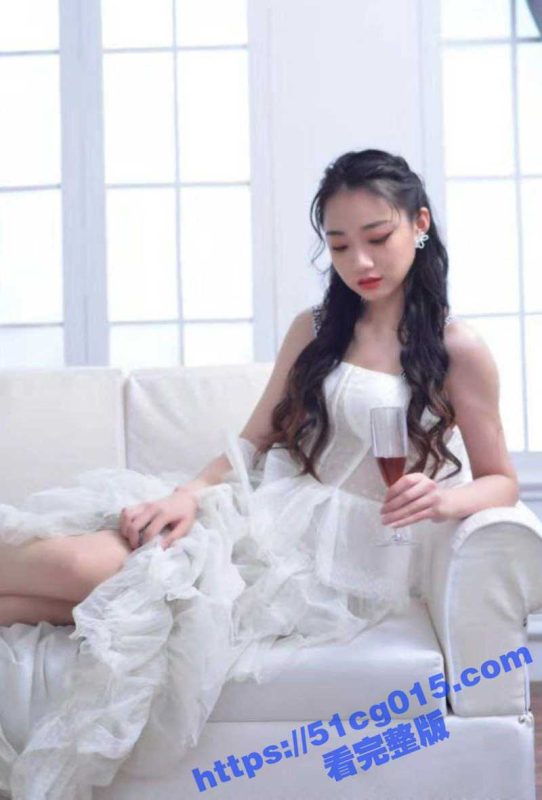 女大毕业入职保险销售 为了拿下全校师生保险 给老师免费随便操 原来销冠是这样来的！-51吃瓜网