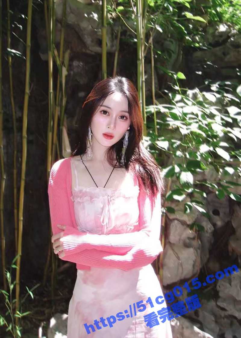 约炮上海大学02年清纯学妹 穿着性感制服 被大神用情趣用品调教 再被无套后入强上颜射 狠狠惩罚她！ - 51吃瓜网-51吃瓜网