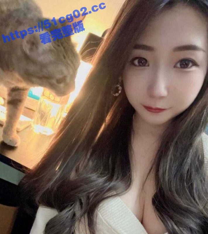 辽宁商贸学院清纯学妹 付铭萱 自拍大尺度露奶视频流出 拿着手机自拍各种凹造型 手捏奶子嘟嘴卖萌-51吃瓜网