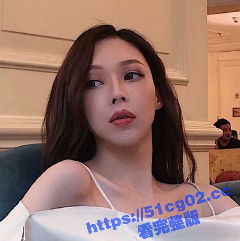 北京三里屯 大眼短发小网红模特 和金主援交视频泄密 口技一流表情销魂 叫的也太骚了! - 51吃瓜网-51吃瓜网