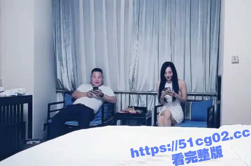 胖哥探花极品身材骚妇 身材超棒美腿诱人 能看出来挺嫌弃胖哥的 但还是被爆操骚穴 脸都操扭曲了-51吃瓜网