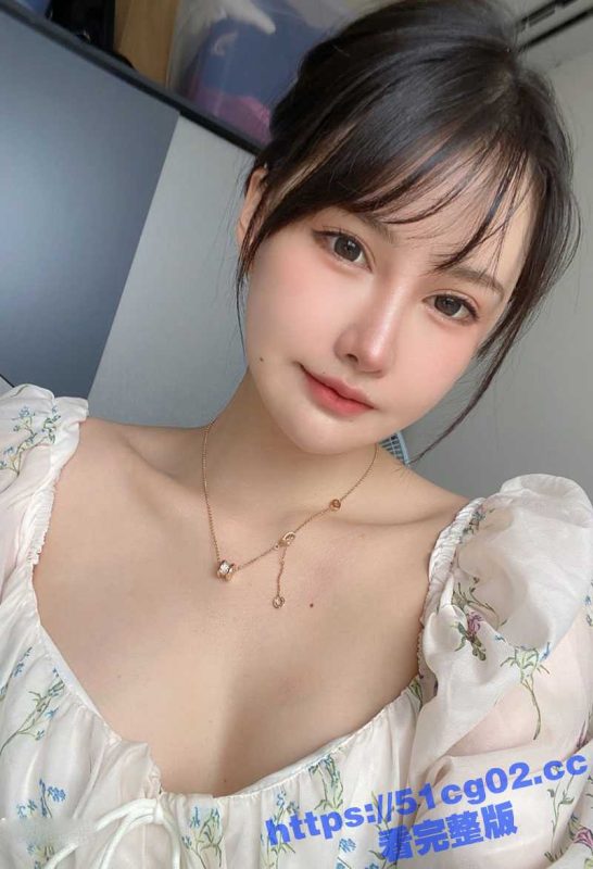 福建泉州夜店高颜值美乳卖酒女 章晓筱 为了提成直接陪用户到了床上!话说卖酒哪有卖逼赚钱呢!-51吃瓜网